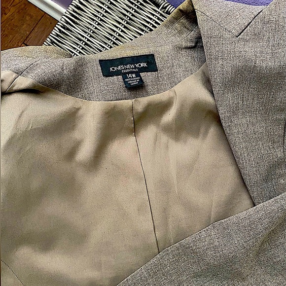 Jones New York Blazer - Picture 3 of 10